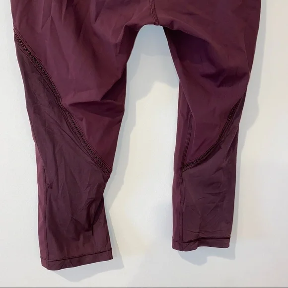 Lululemon maroon cropped leggings size 6 - Picture 3 of 4
